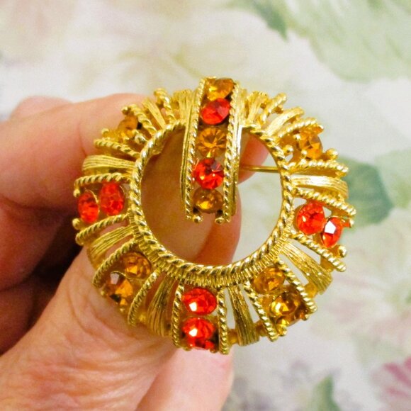 VINTAGE Marigold Tiger Orange Rhinestone Gold Plated Brooch ~ MID-CENTURY Brooch - Picture 7 of 13